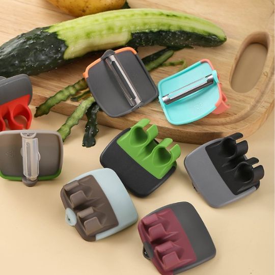 Silicone Finger Grip Peeler 🔥 (BUY 1 GET 1 FREE)